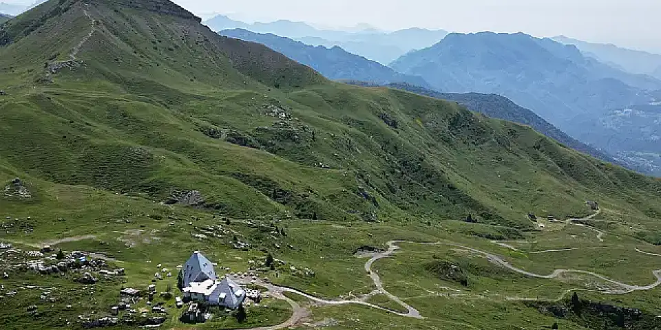 Artavaggio funivia aperta tutti i giorni (giorno di chiusura martedì)